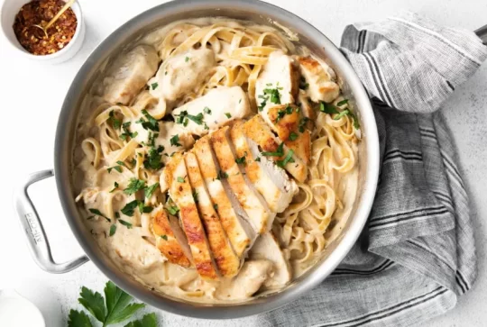 CHICKEN ALFREDO KHAS ITALIA